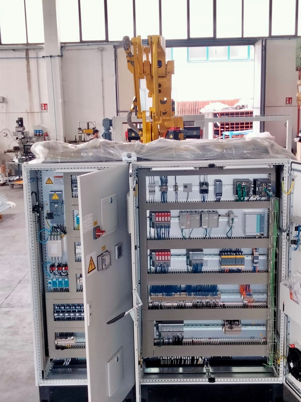 Quadri industriali assemblati e pronti per la spedizione nella nostra officina